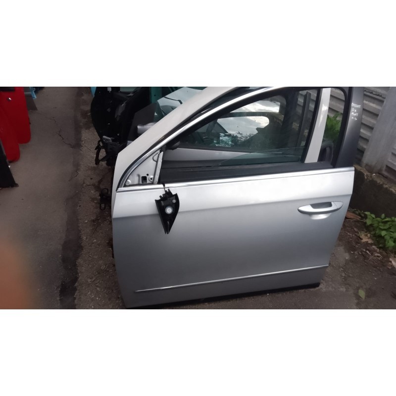 VOLKSWAGEN PASSAT PORTA ANT SX